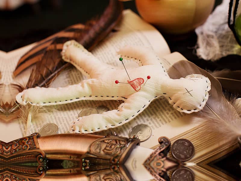 Как сделать белый приворот без последствий с помощью обряда от ведуньи в Спасске